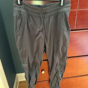 Women’s cropped North Face joggers